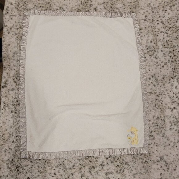 Carter's Child Of Mine 34"x 28" Baby Blanket Polka Dot Trim Baby & Mom Giraffe - Picture 2 of 6